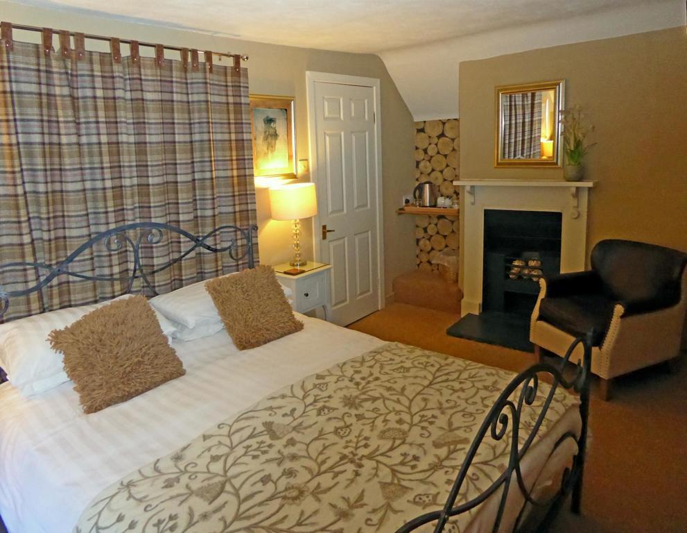 Hambro Arms Hotel Milton Abbas Room photo