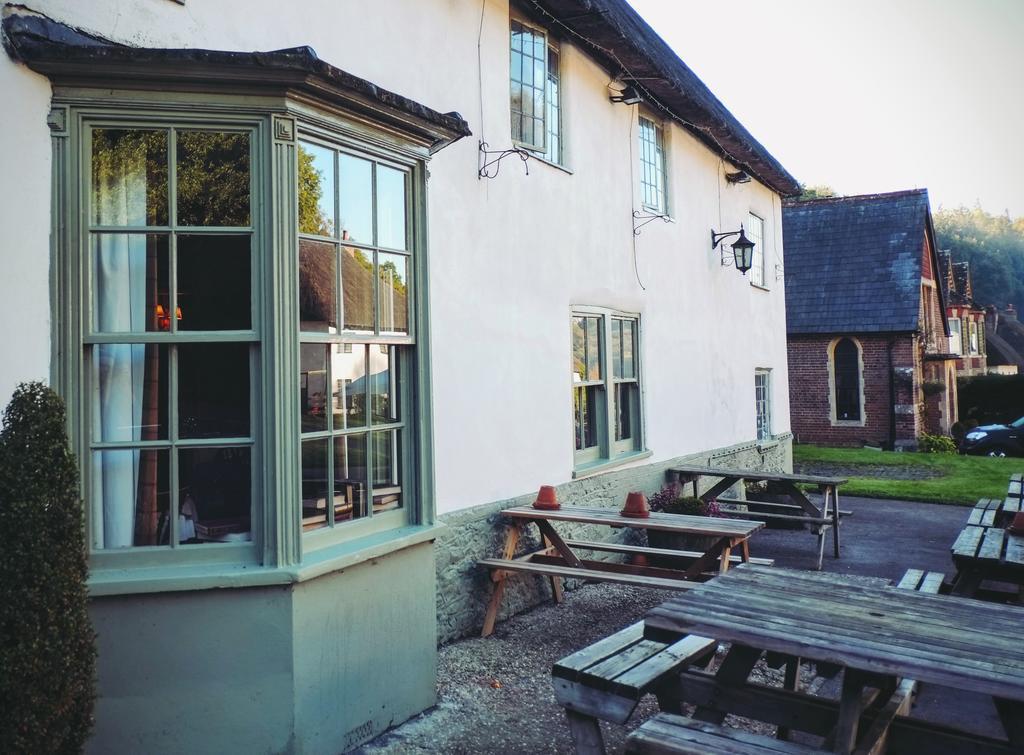 Hambro Arms Hotel Milton Abbas Exterior photo