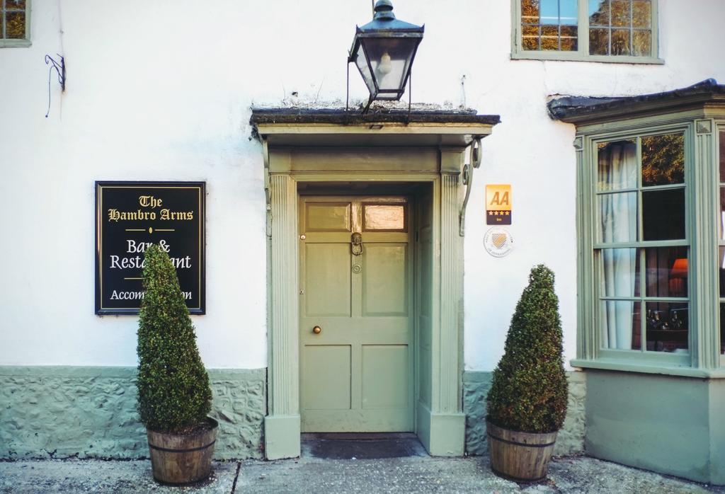 Hambro Arms Hotel Milton Abbas Exterior photo